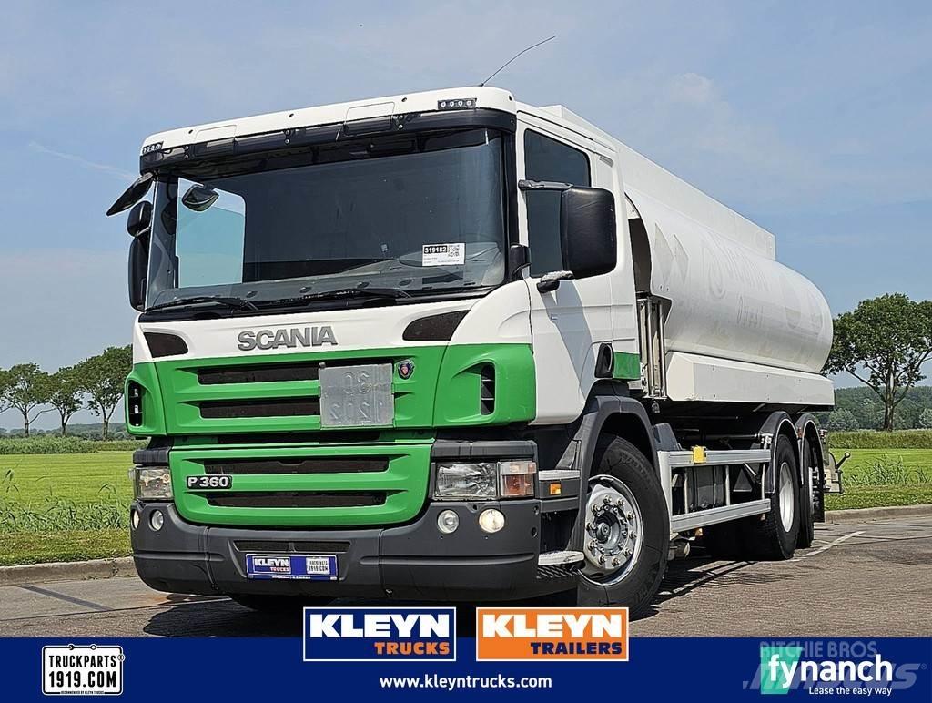 Scania P360 탱커 트럭