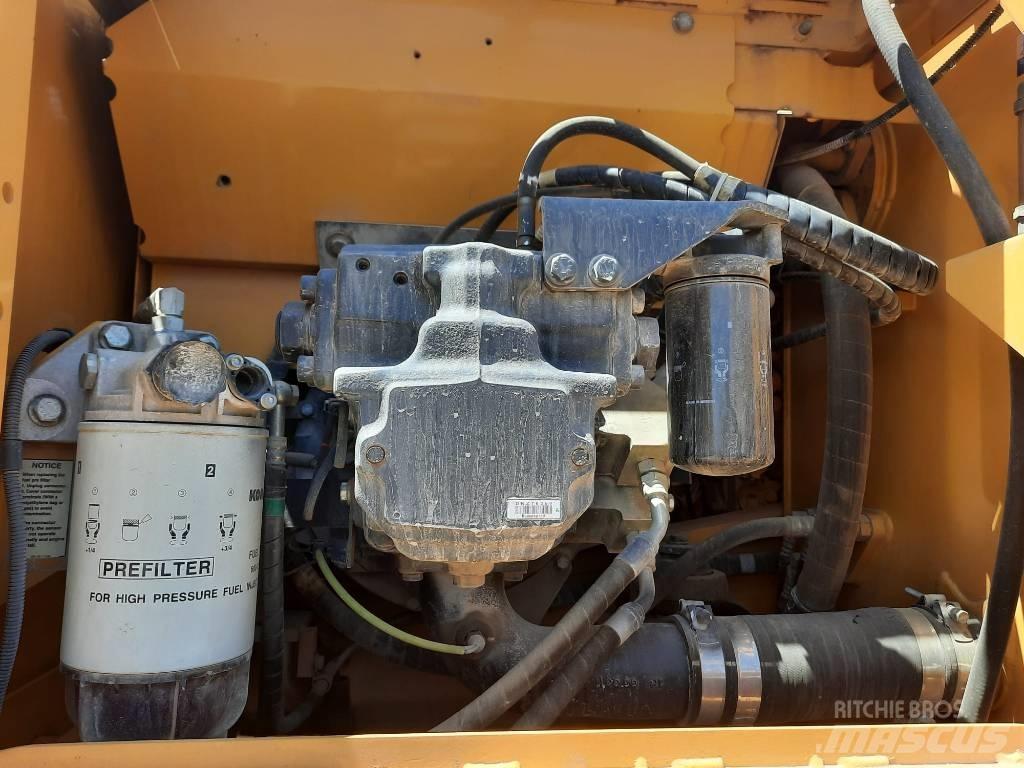 Komatsu PC 210 대형 굴삭기 29톤 이상