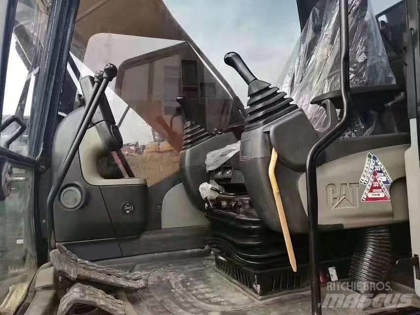 CAT 320 D 대형 굴삭기 29톤 이상