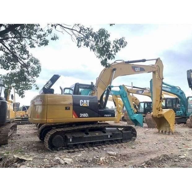 CAT 318d2 대형 굴삭기 29톤 이상