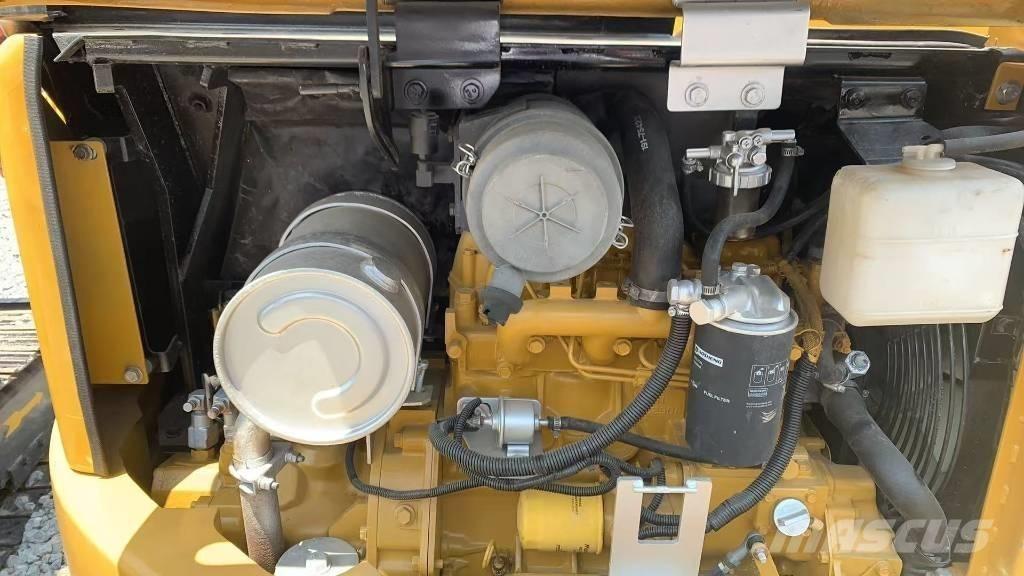 CAT 304 CR 소형 굴삭기 7톤 미만