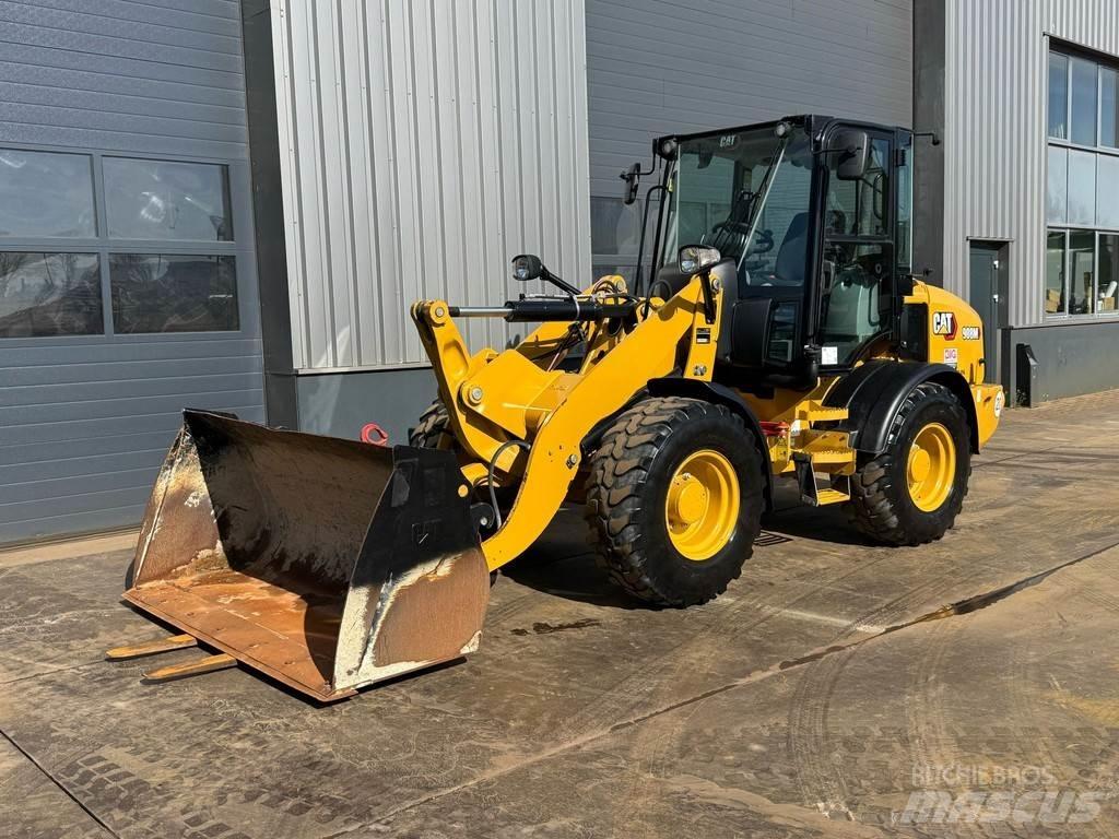 CAT 908M  휠로우더