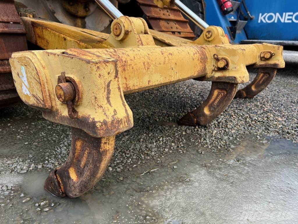 CAT D5N ripper 스크레퍼