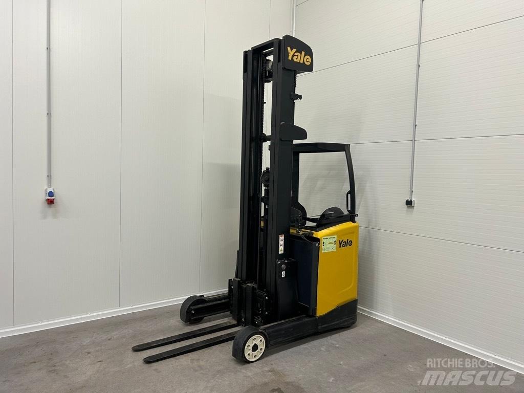 Yale MR 14 리치 트럭