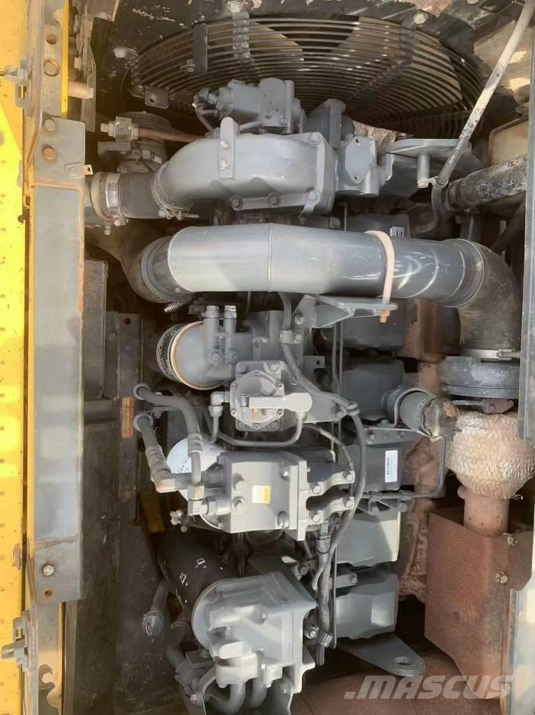 Komatsu PC 450 대형 굴삭기 29톤 이상