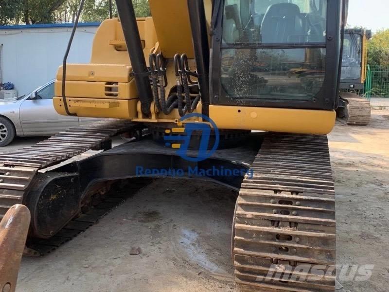 CAT 320 D 중형굴삭기 7톤-28톤