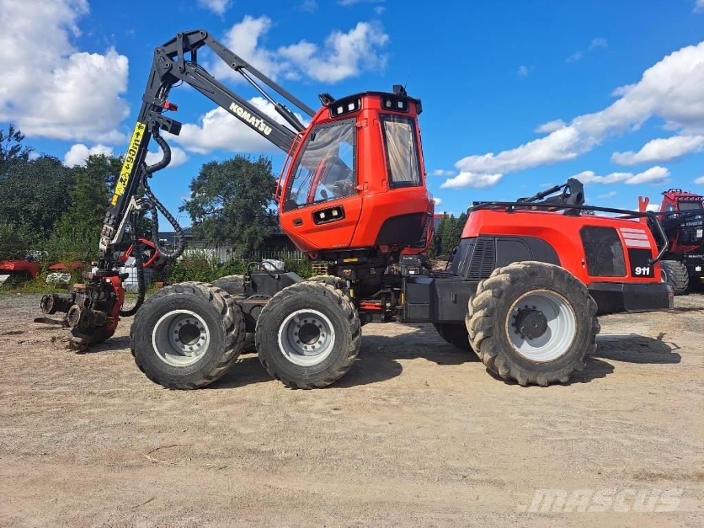 Komatsu 911 원목 하베스터