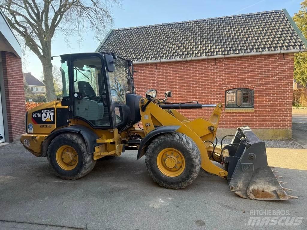 CAT 907M  휠로우더