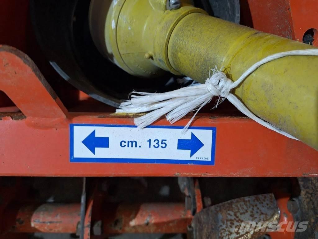 Kubota B2150 자재 장비 - 기타