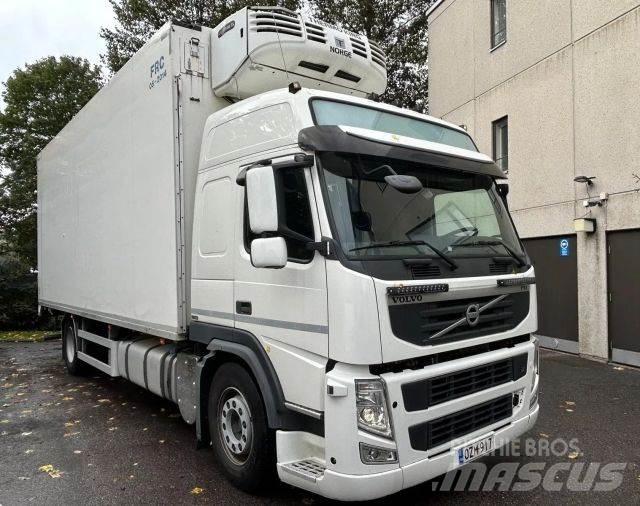 Volvo FM-4X2R 탑차 트럭