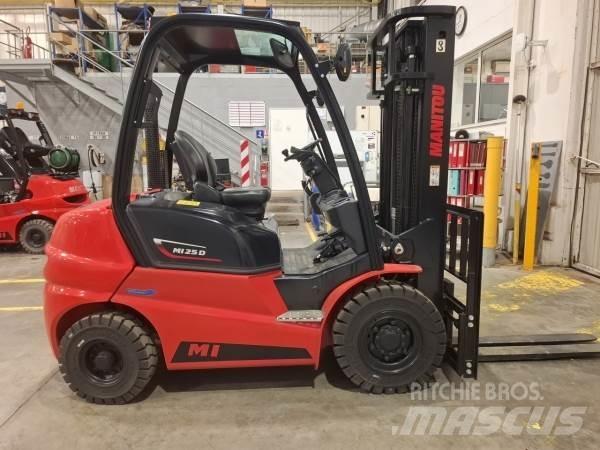 Manitou MI25D 험지용 트럭
