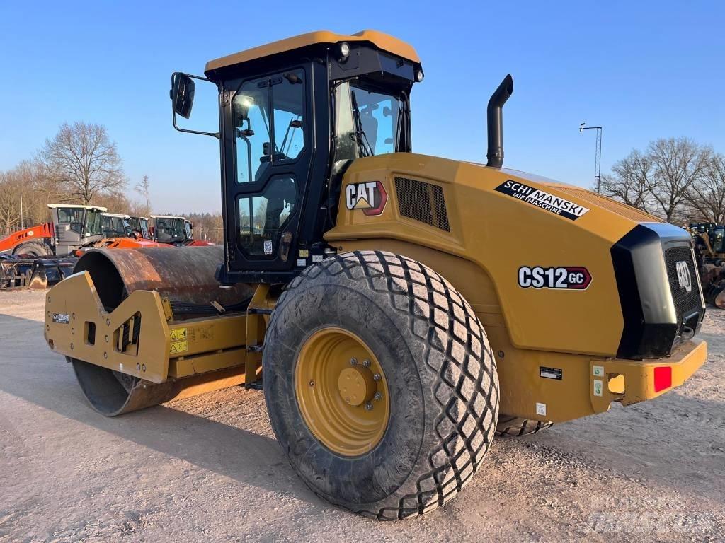 CAT CS12 GC 토양 다짐기
