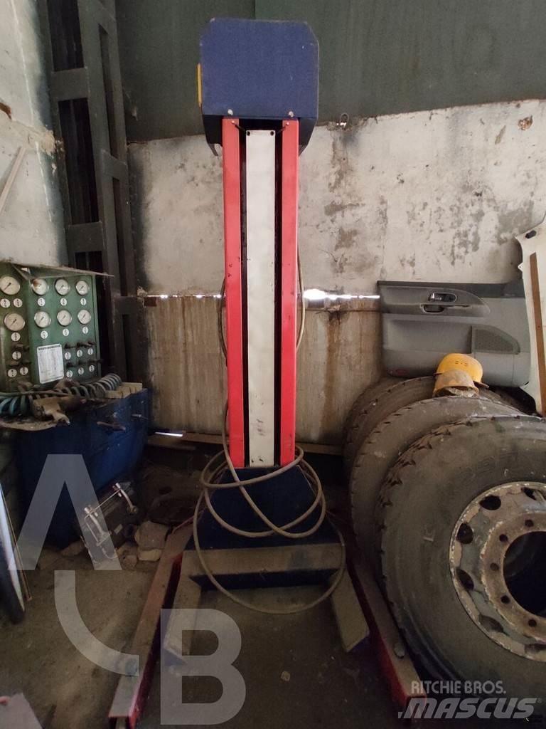  Emanuel SCM 75 시저 테이블