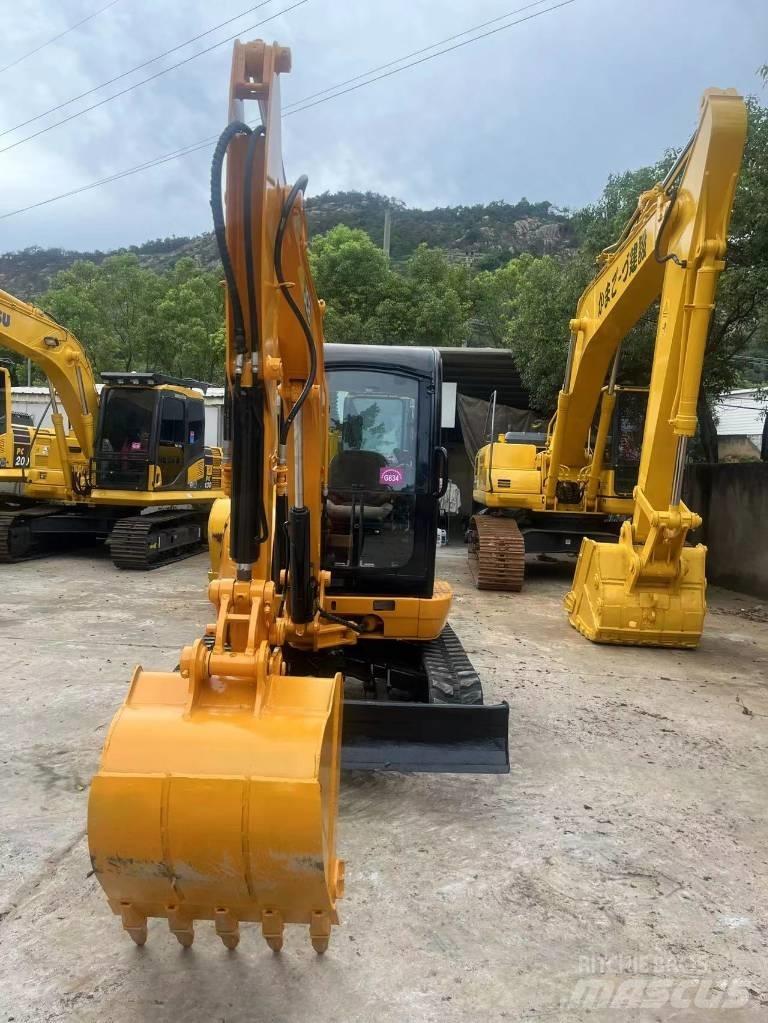 JCB 8035 대형 굴삭기 29톤 이상