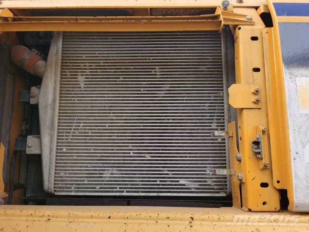 Komatsu PC 450-8 대형 굴삭기 29톤 이상