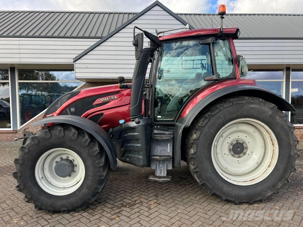 Valtra T 174 Versu 트랙터