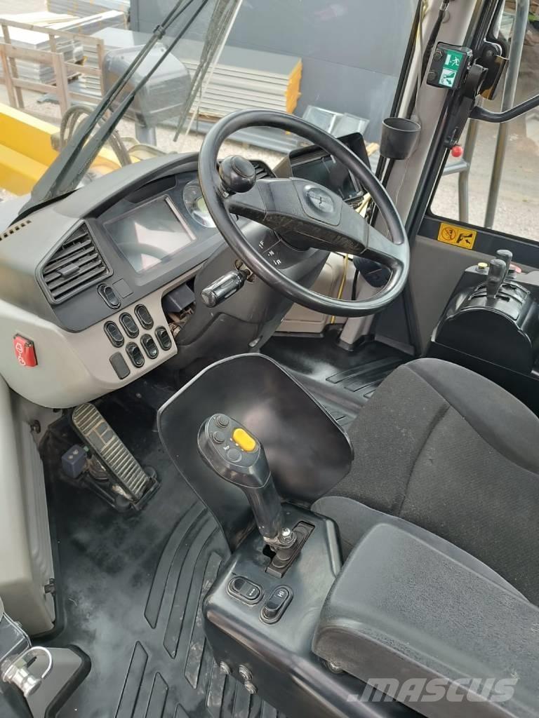 Komatsu WA 500  휠로우더