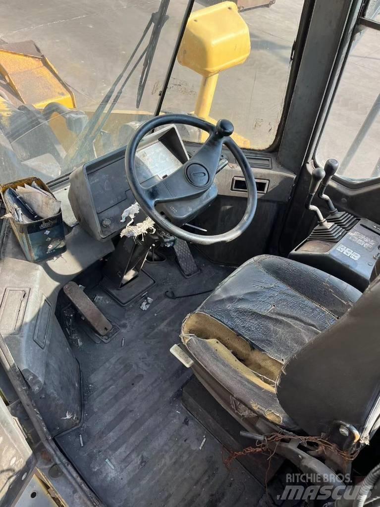 Komatsu WA 470  휠로우더