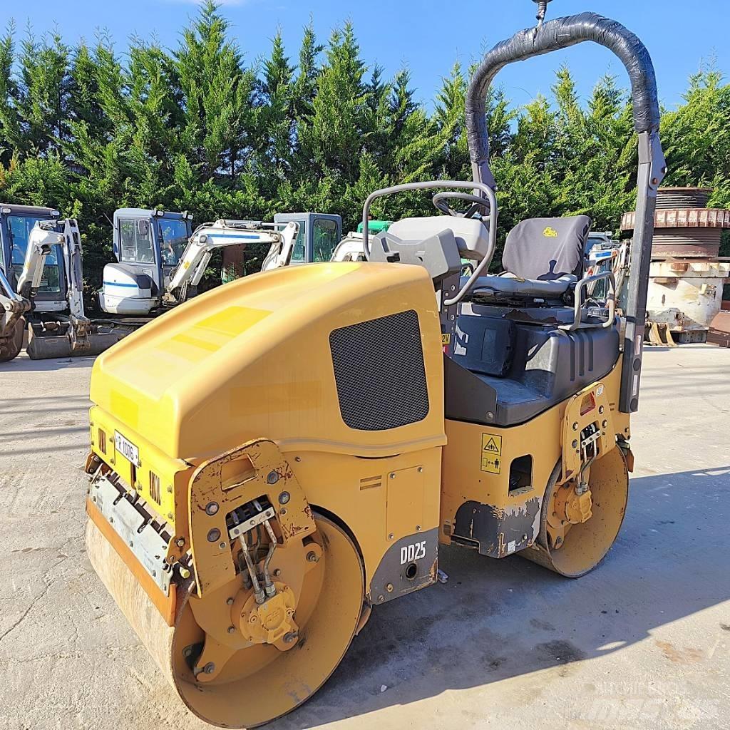 Volvo DD 25 트윈 드럼 롤러