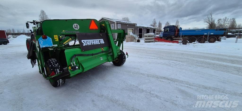John Deere 835 모어 컨디셔너
