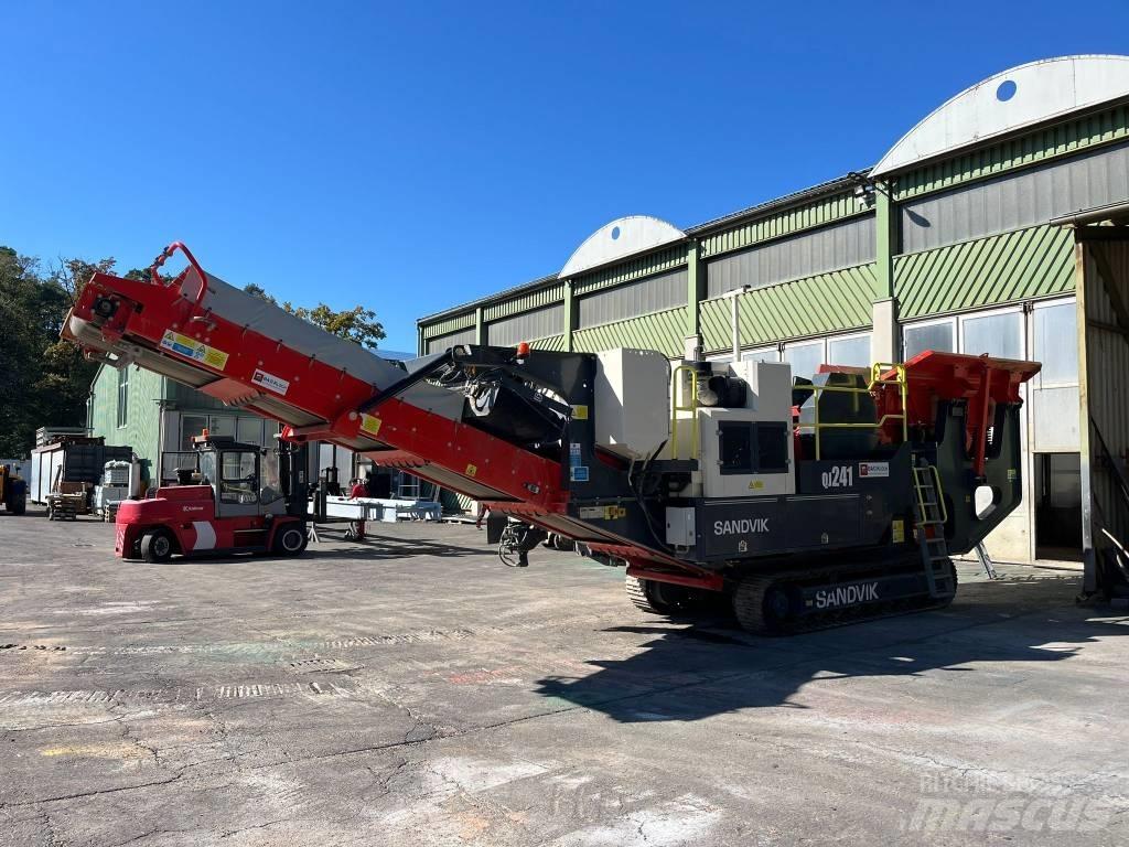 Sandvik QJ 241 이동식 분쇄기
