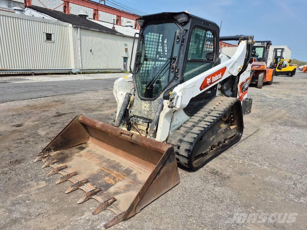 Bobcat T 66  스키드로더