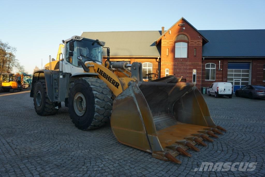 Liebherr 586 xpower  휠로우더