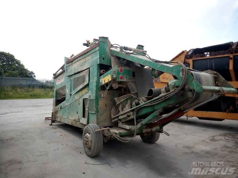 McCloskey 407R 이동식 선별기