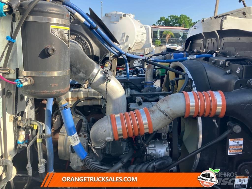 Peterbilt 337 탑차 트럭