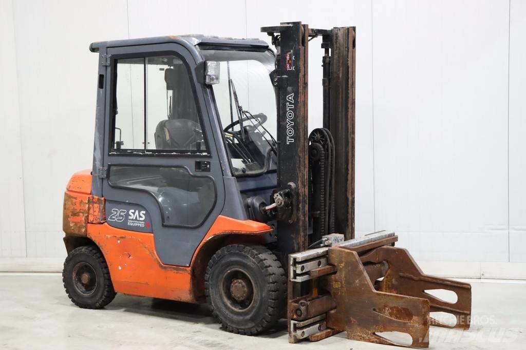Toyota 62-7FDF25 디젤 지게차