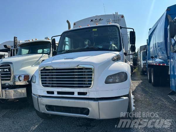 Freightliner M2 폐기물 수거 트럭