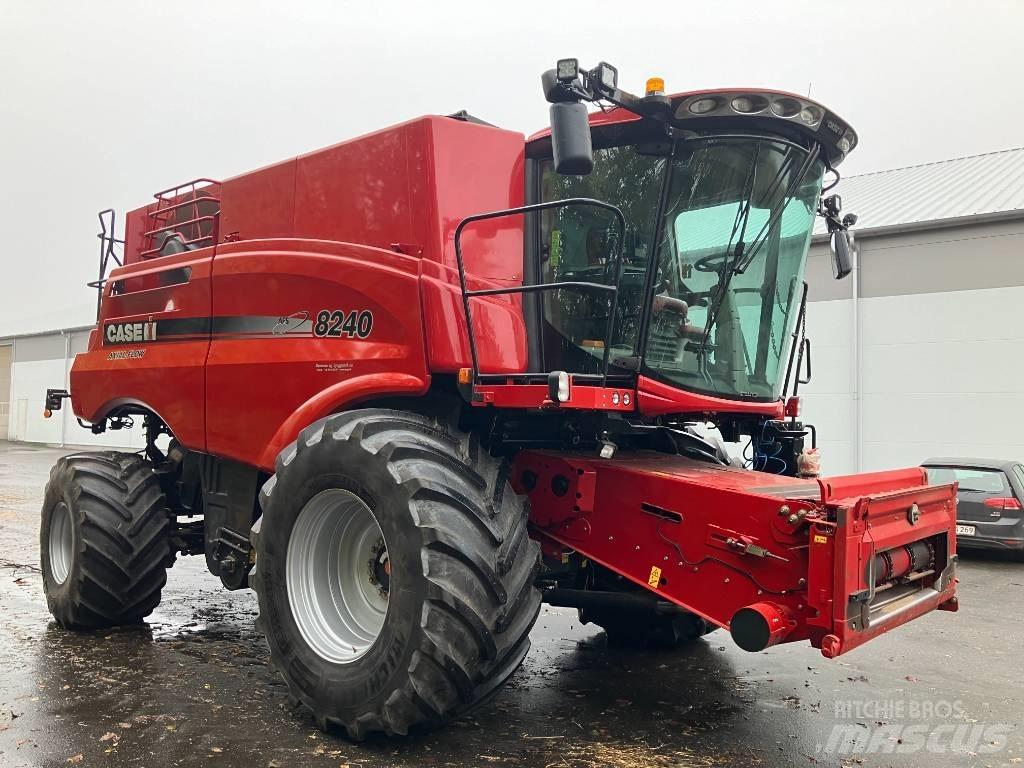 Case IH Axial 8240 콤바인 수확기