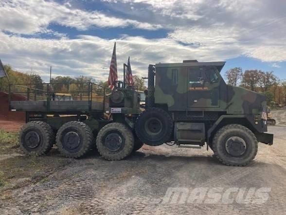 Oshkosh M1070 트랙터 유닛