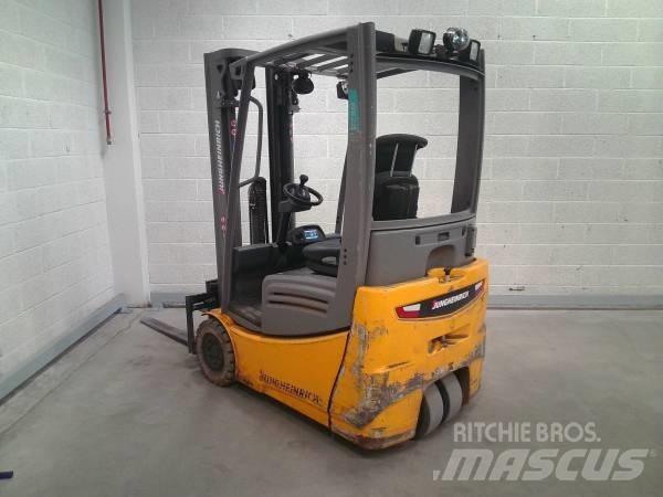 Jungheinrich EFG 215 전동 지게차