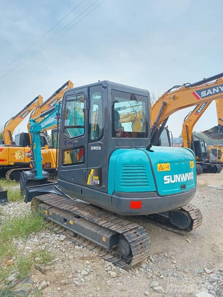 Sunward SWE70 중형굴삭기 7톤-28톤