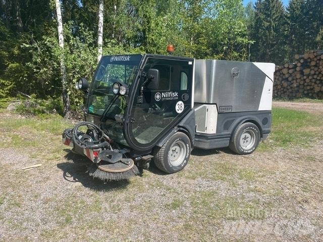Nilfisk CR 3500 도로 청소차