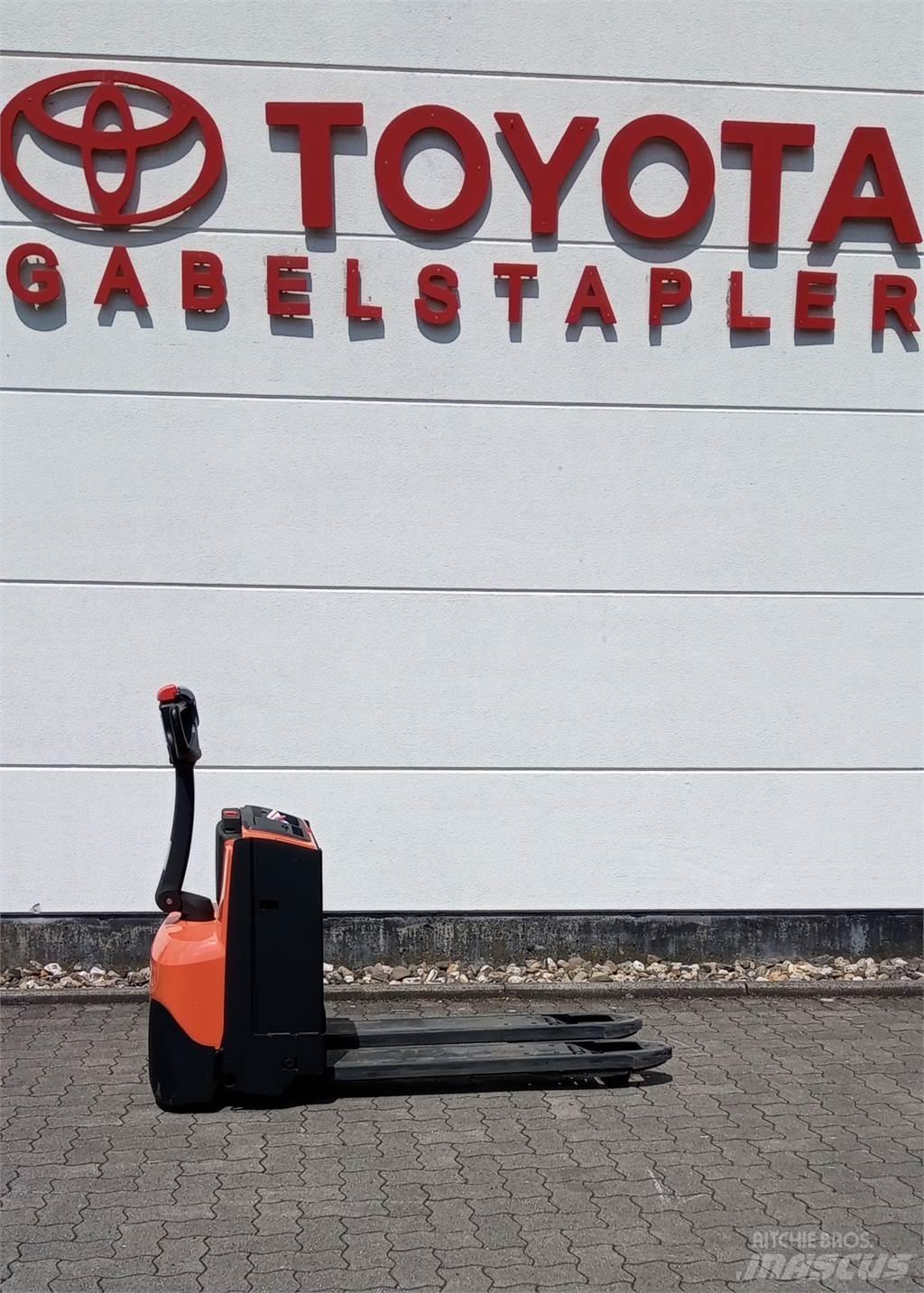Toyota LWE 160 경량 리프터