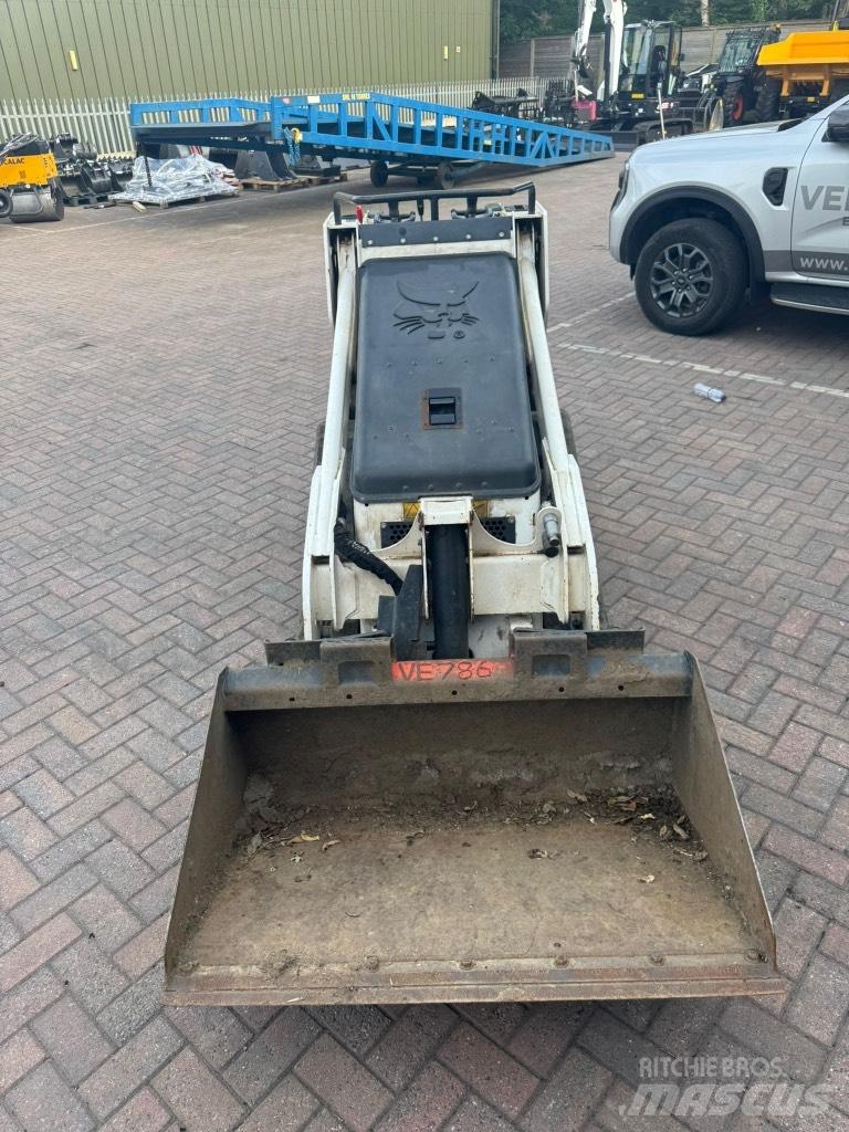 Bobcat MT 100 궤도식 로우더