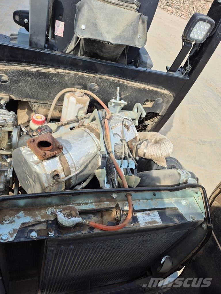 GiANT V 452 T HD 미니 로더