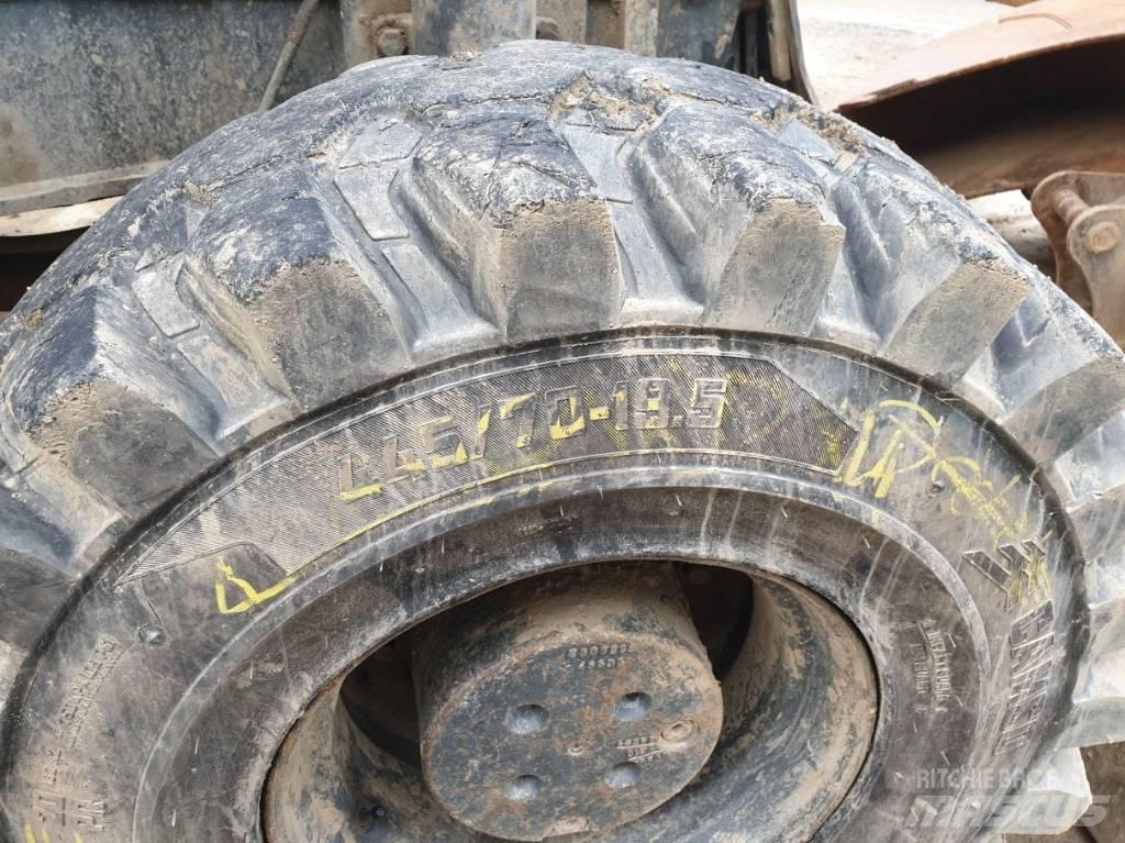Komatsu PW180-7  휠 굴삭기