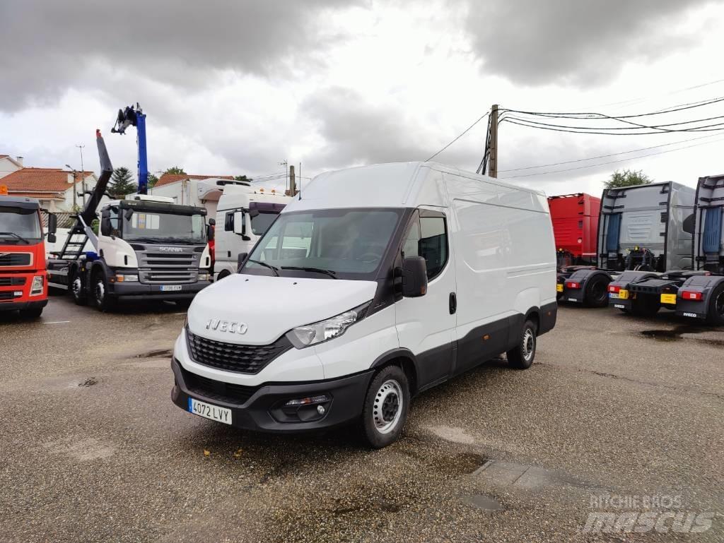 Iveco Daily 35 S 16 패널 화물차
