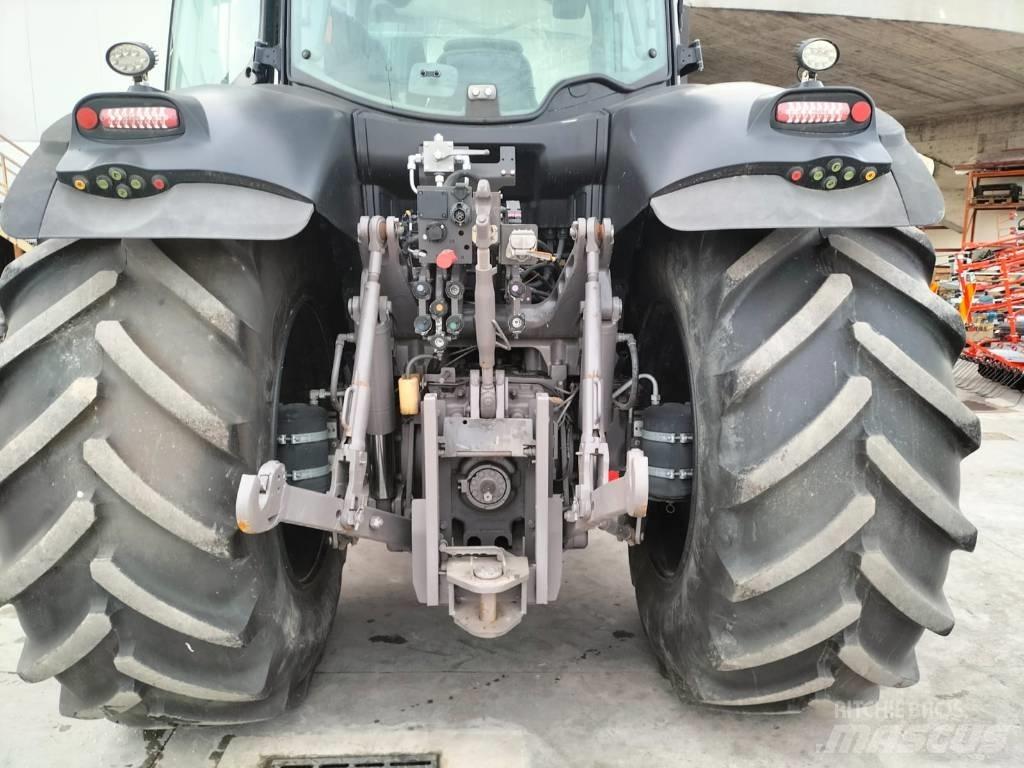 CLAAS Axion 810 트랙터
