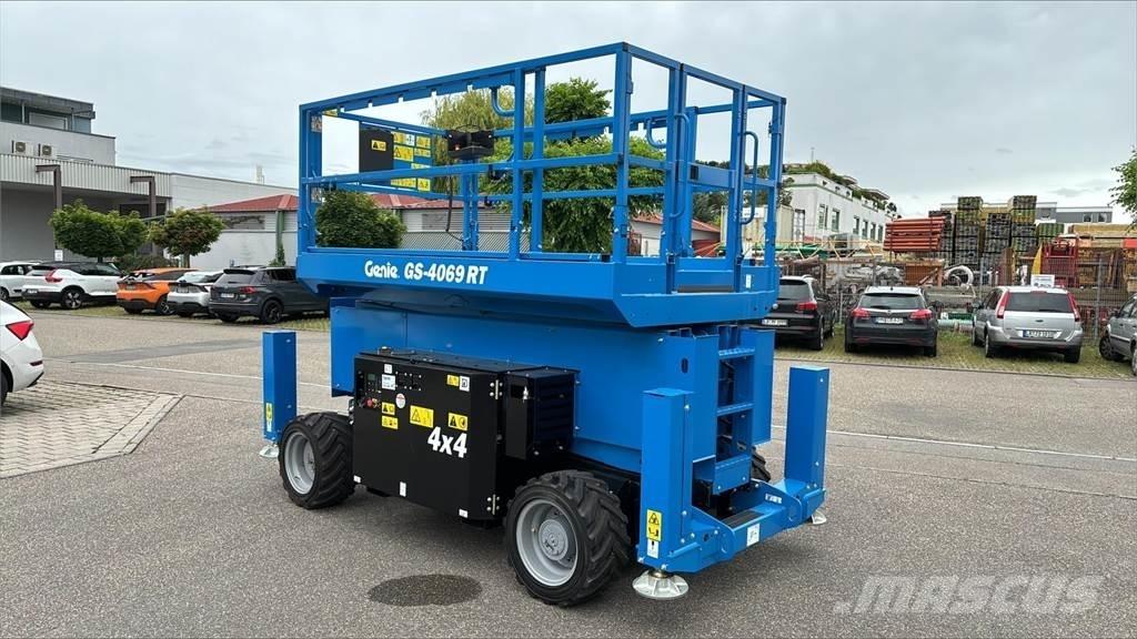 Genie GS-4069 RT 가위형 리프트