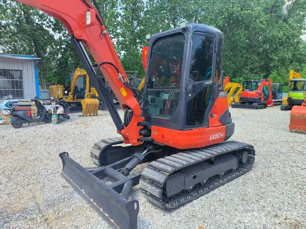 Kubota KX 057 소형 굴삭기 7톤 미만