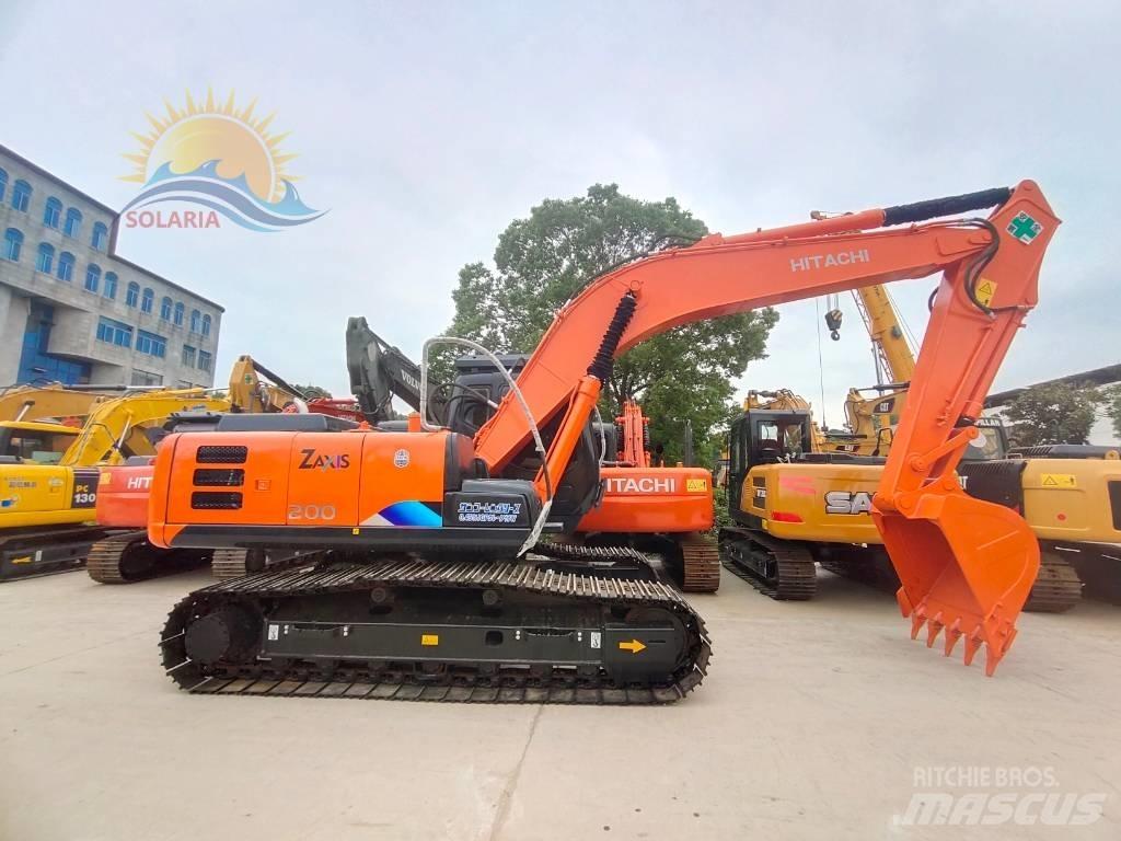 Hitachi ZX 200 대형 굴삭기 29톤 이상