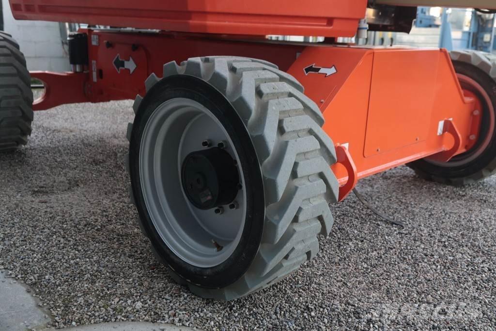 JLG EC520AJ 관절형 전동이동 리프트