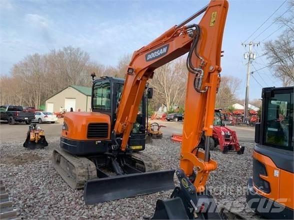 Doosan DX62R-3 대형 굴삭기 29톤 이상