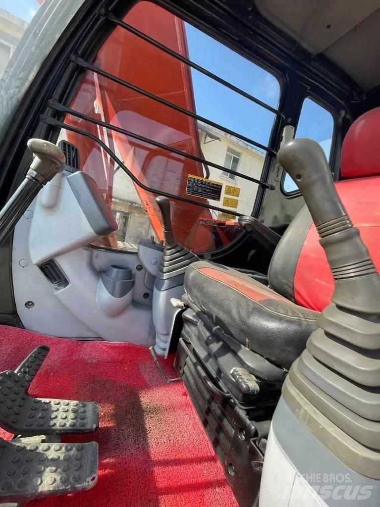 Hitachi ZX 120 대형 굴삭기 29톤 이상