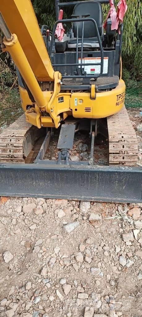 Komatsu PC35 소형 굴삭기 7톤 미만