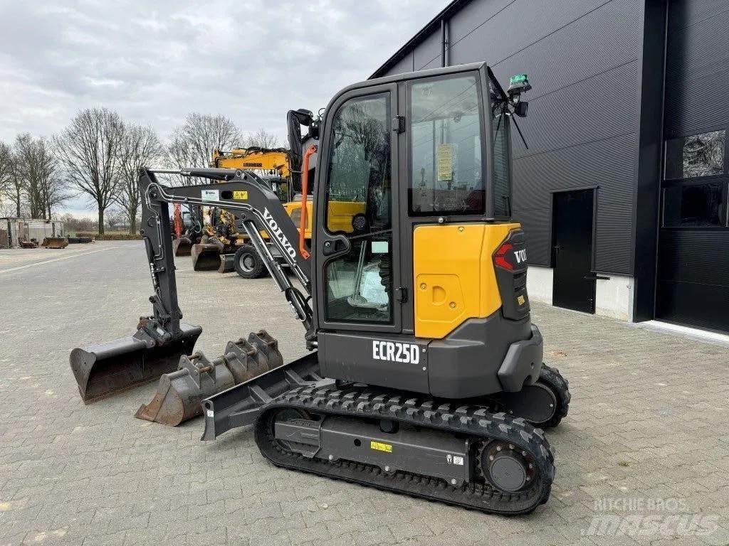 Volvo ECR25D 소형 굴삭기 7톤 미만